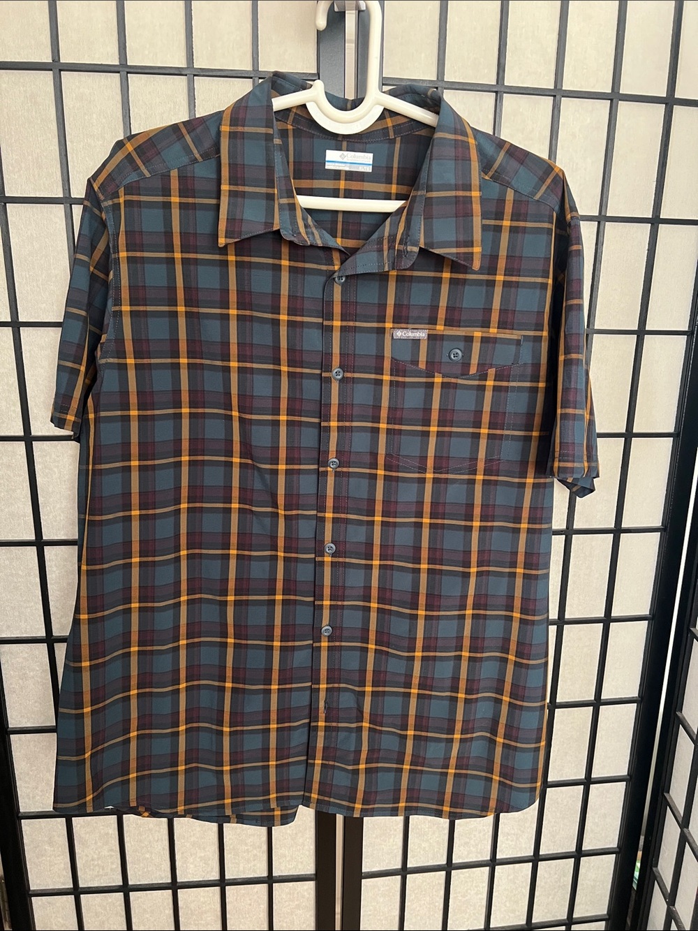 Columbia Men’s Short Sleeve Plaid Button-Down Shirt - Brown & Blue. Never Wore!!
